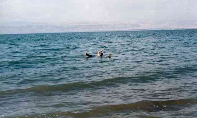 Cyrille dans la merte morte